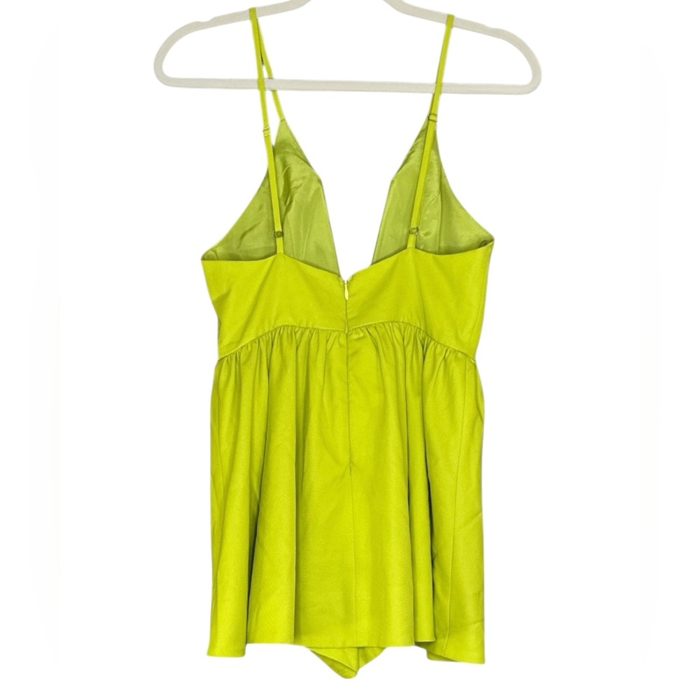 MISS AVENUE Lime Green Skort Romper Deep Plunge Neck Line Statement Piece Size M - Picture 2 of 7